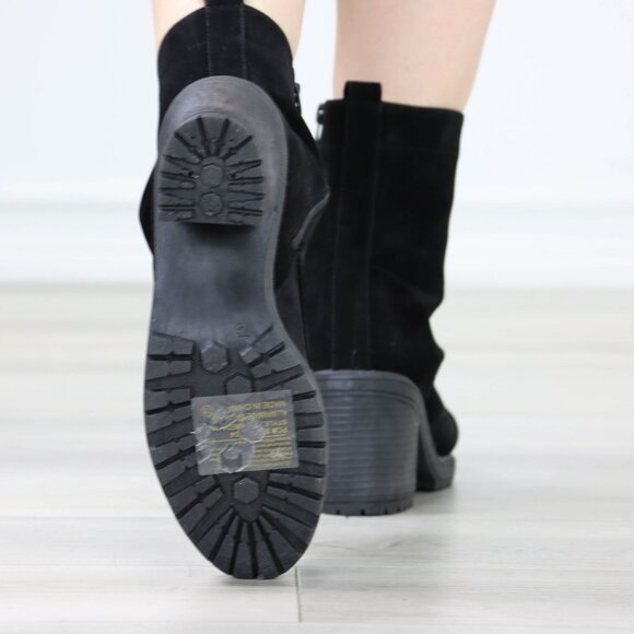 Womens Ankle Boots Lace Up Lug Sole Rubber Low Heel Black Faux Suede - Picture 12 of 12